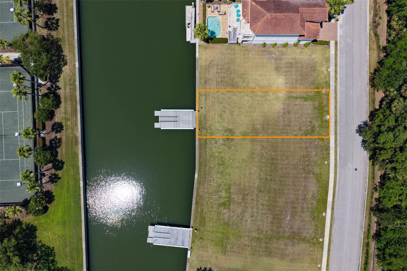 Image 20 of 55 For 216 Harbor Village Point N