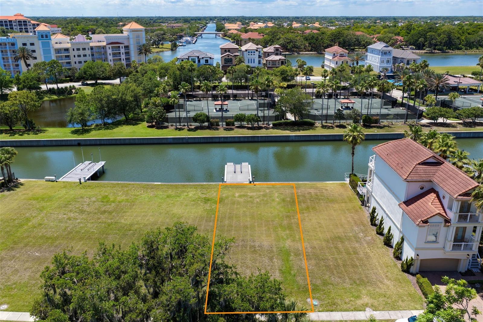 Image 5 of 55 For 216 Harbor Village Point N