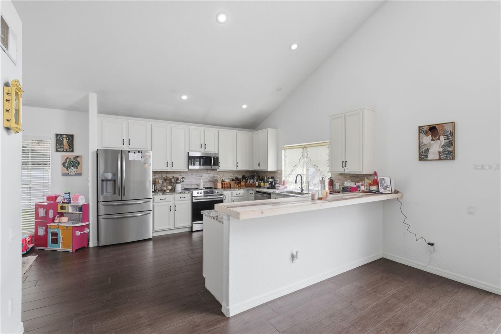 Image 10 of 31 For 7800 Saint Giles Place