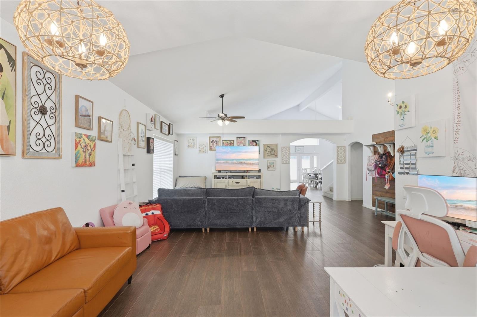 Image 5 of 31 For 7800 Saint Giles Place