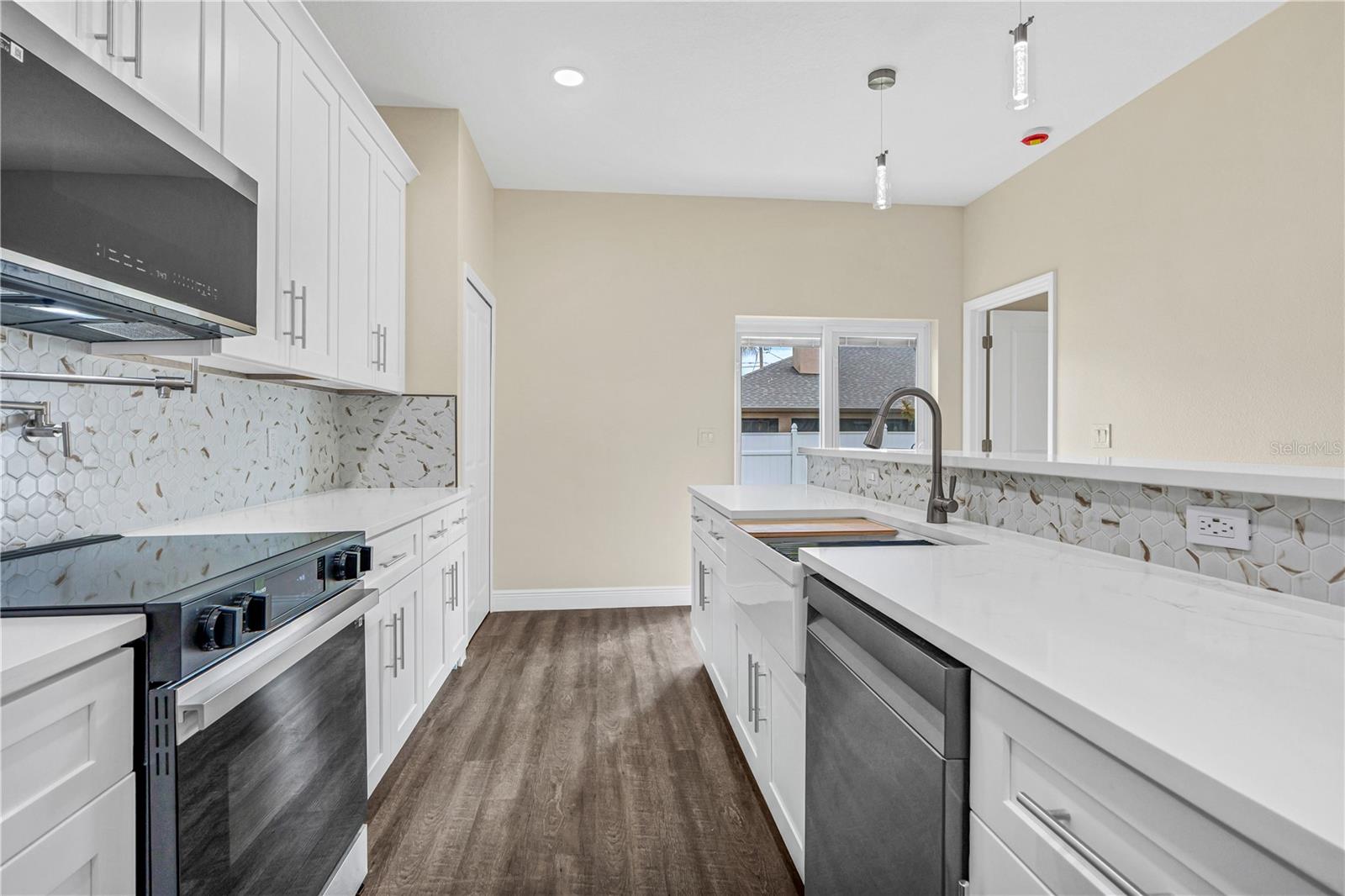 Image 10 of 43 For 725 Indiana Street