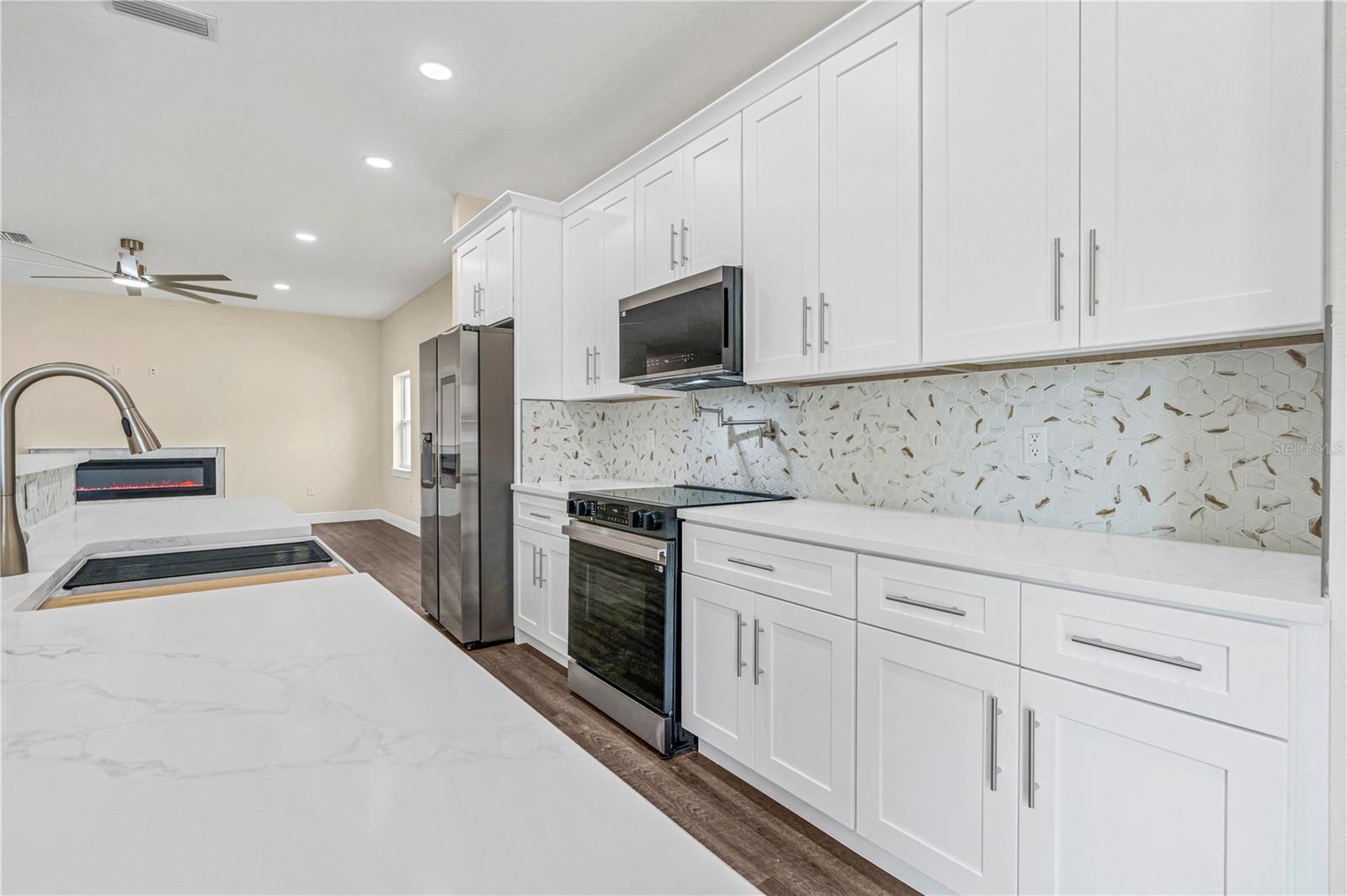 Image 11 of 43 For 725 Indiana Street