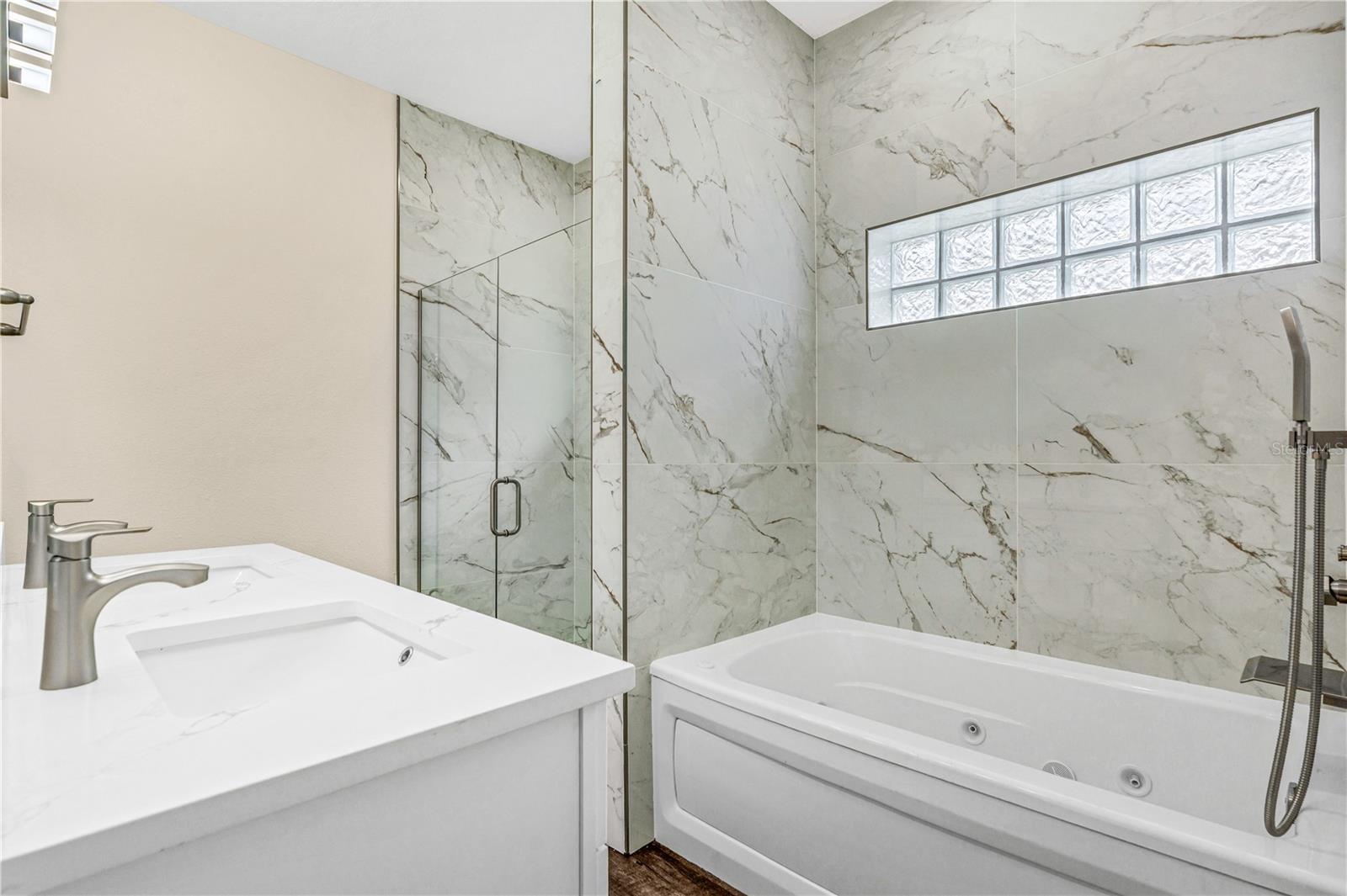 Image 17 of 43 For 725 Indiana Street