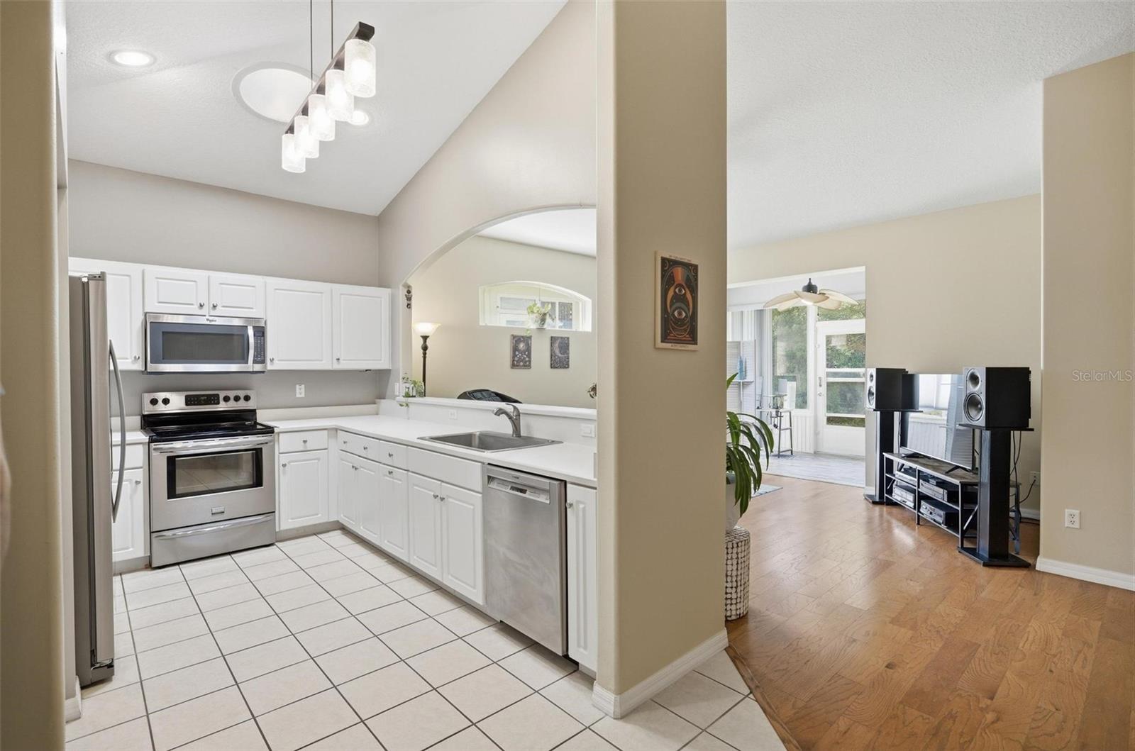 Image 17 of 44 For 79 Veranda Way 67