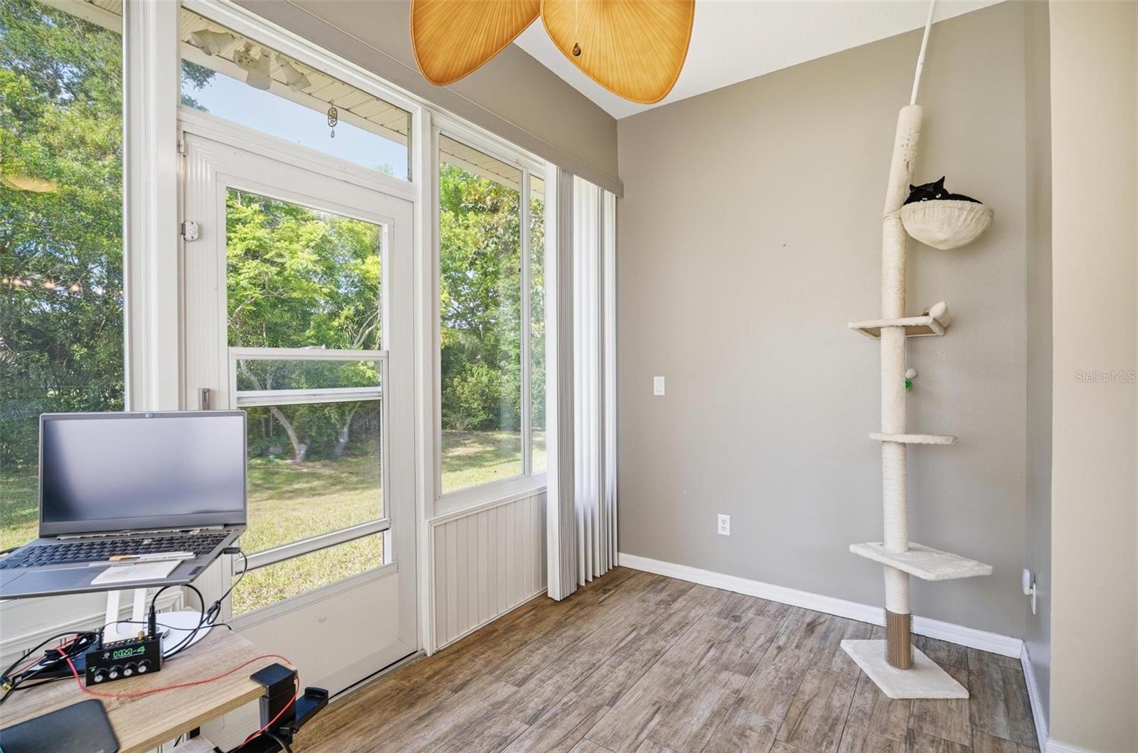 Image 32 of 44 For 79 Veranda Way 67