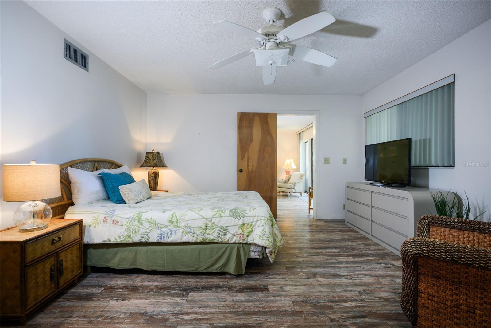 Image 15 of 33 For 130 Ocean Hibiscus Drive 204