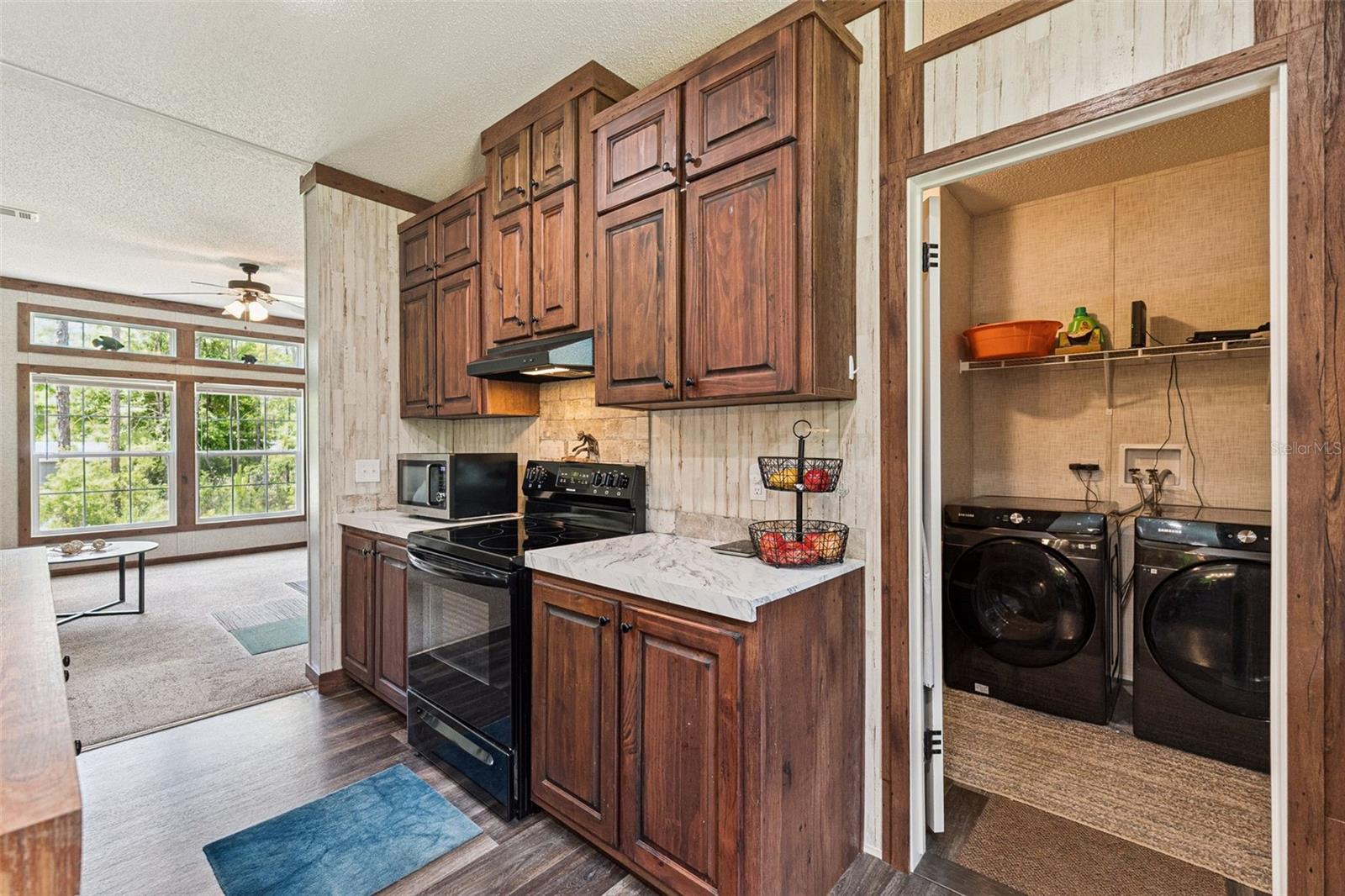 Image 17 of 45 For 9740 Ebert Avenue