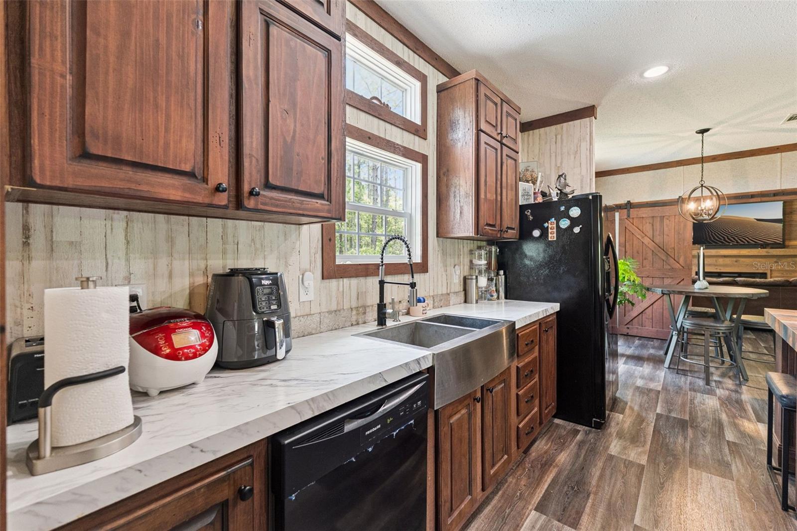 Image 18 of 45 For 9740 Ebert Avenue