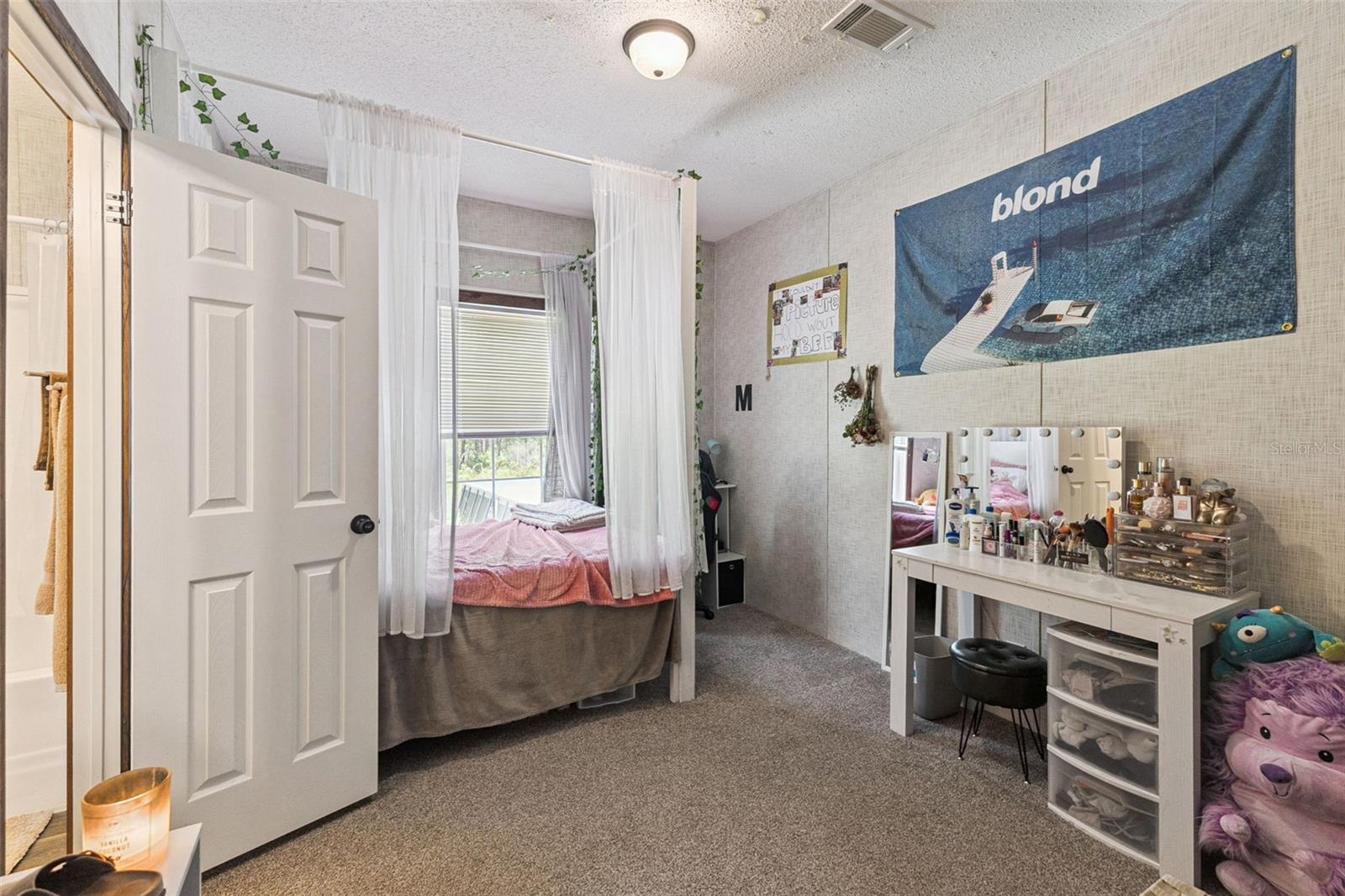 Image 22 of 45 For 9740 Ebert Avenue
