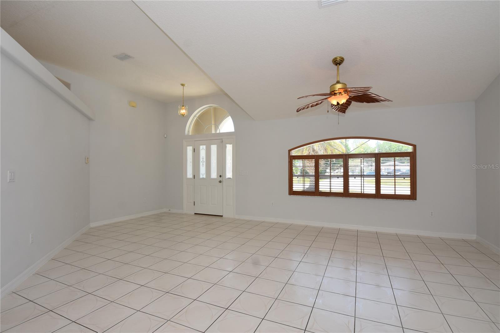 Image 4 of 45 For 17 White Hall Drive