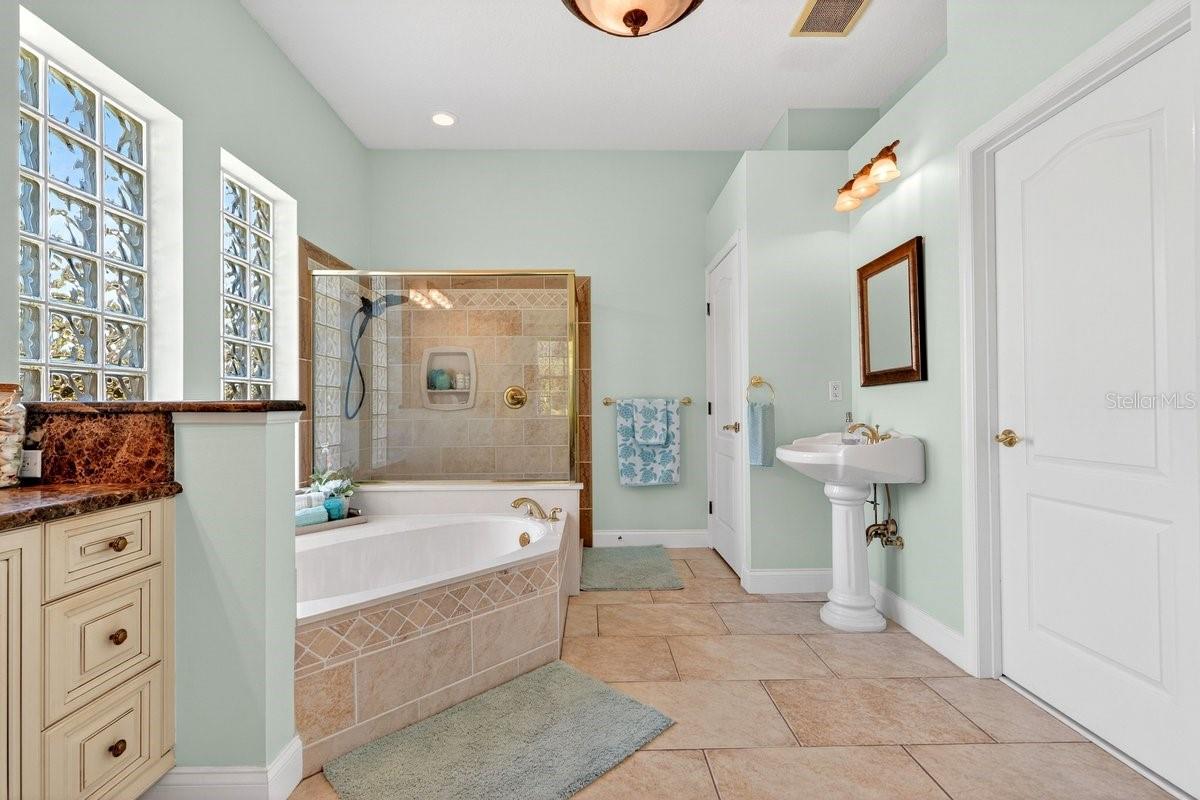 Image 39 of 56 For 3428 Rexford Circle