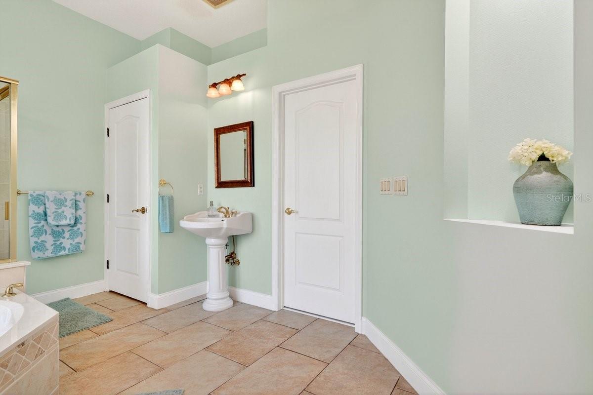 Image 41 of 56 For 3428 Rexford Circle