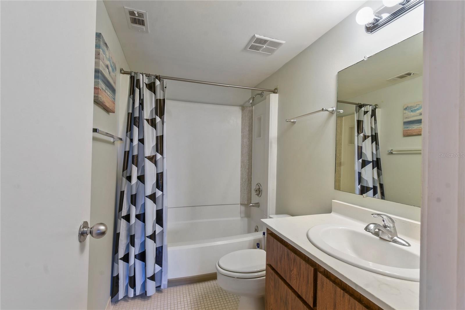 Image 10 of 22 For 40 Club House Drive 207