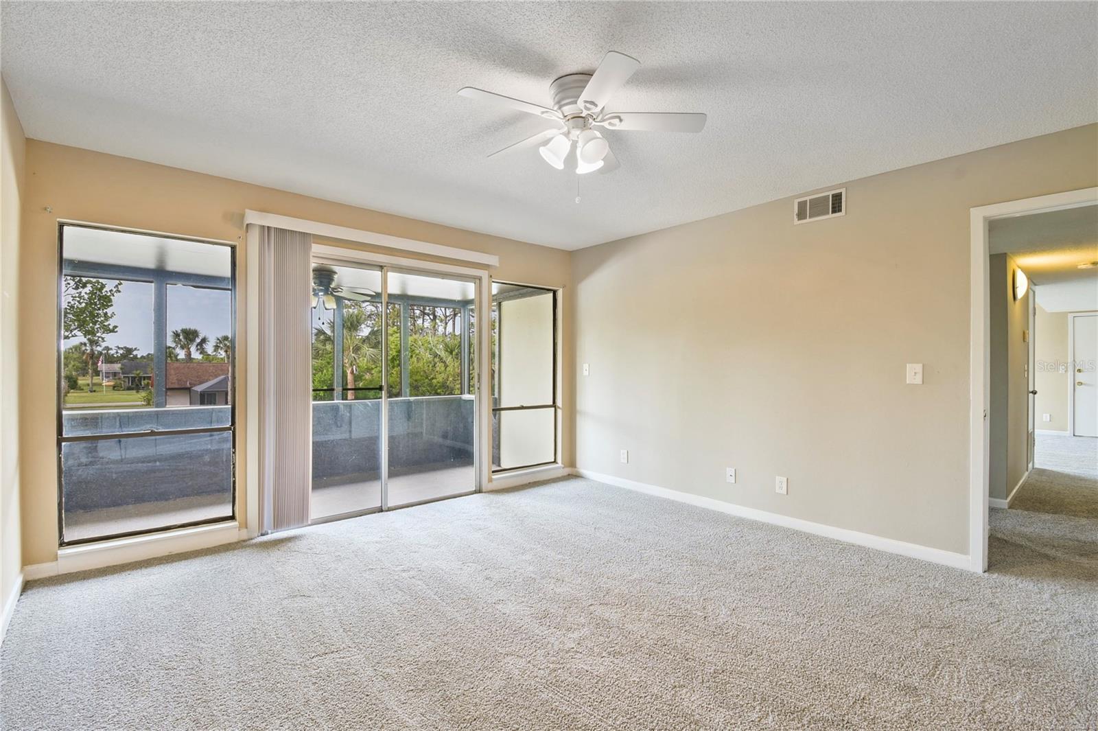 Image 12 of 22 For 40 Club House Drive 207