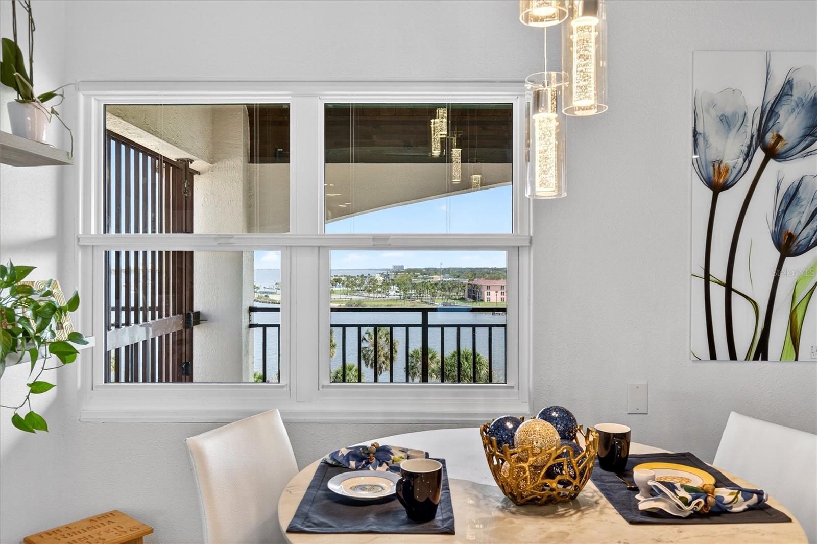 Image 12 of 94 For 661 Marina Point Drive 661