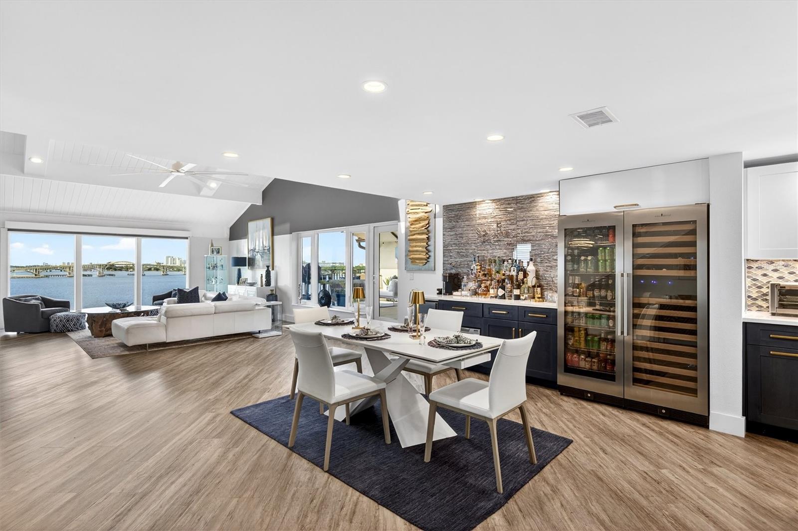 Image 24 of 94 For 661 Marina Point Drive 661