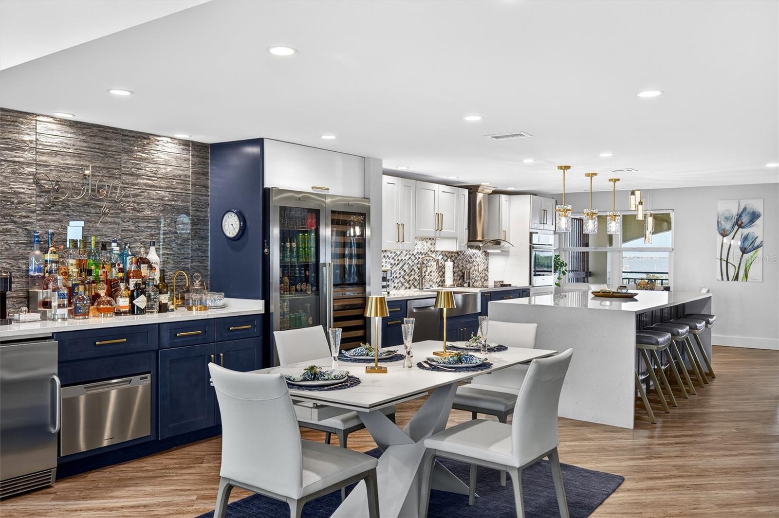 Image 26 of 94 For 661 Marina Point Drive 661
