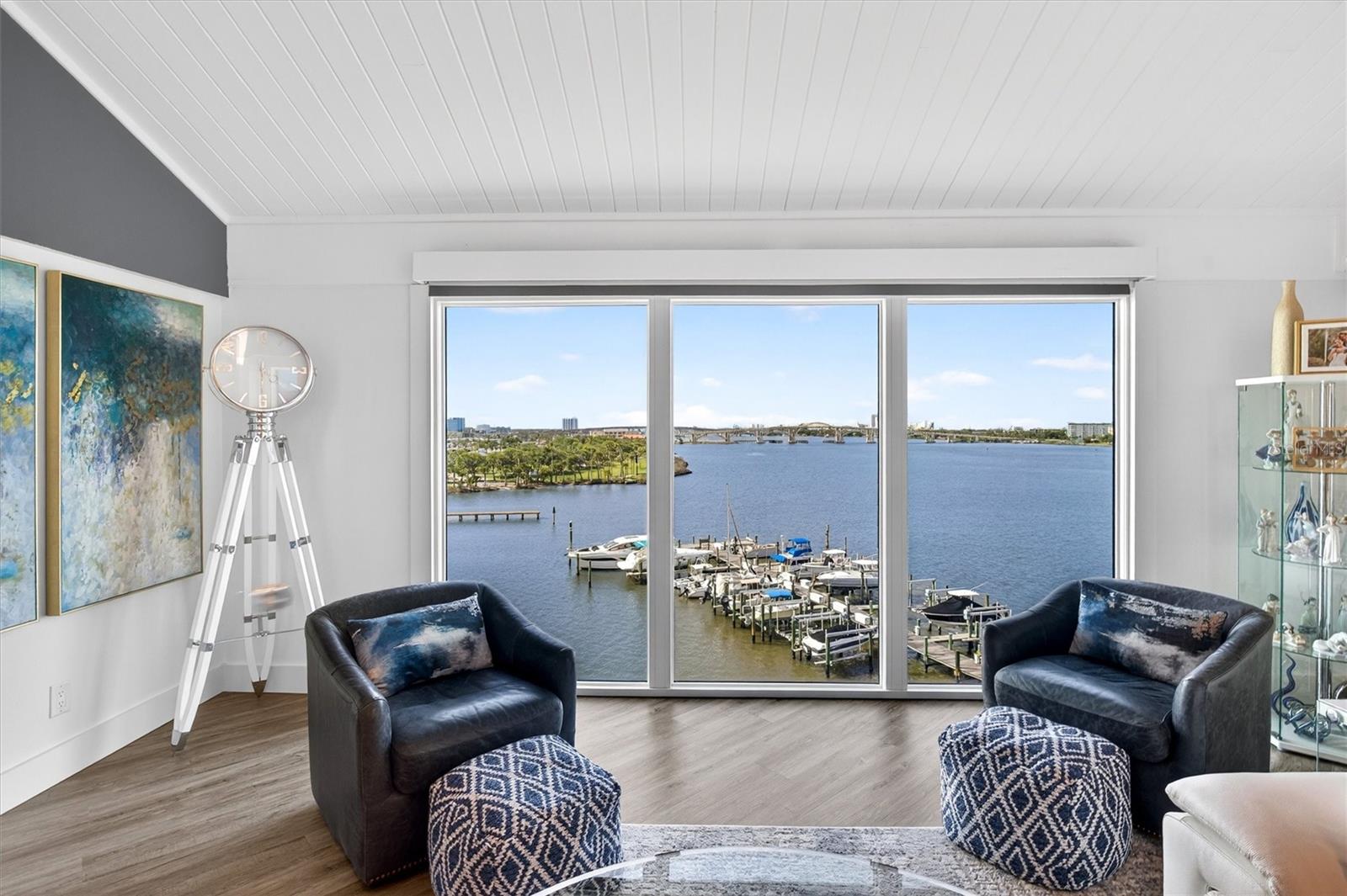 Image 33 of 94 For 661 Marina Point Drive 661