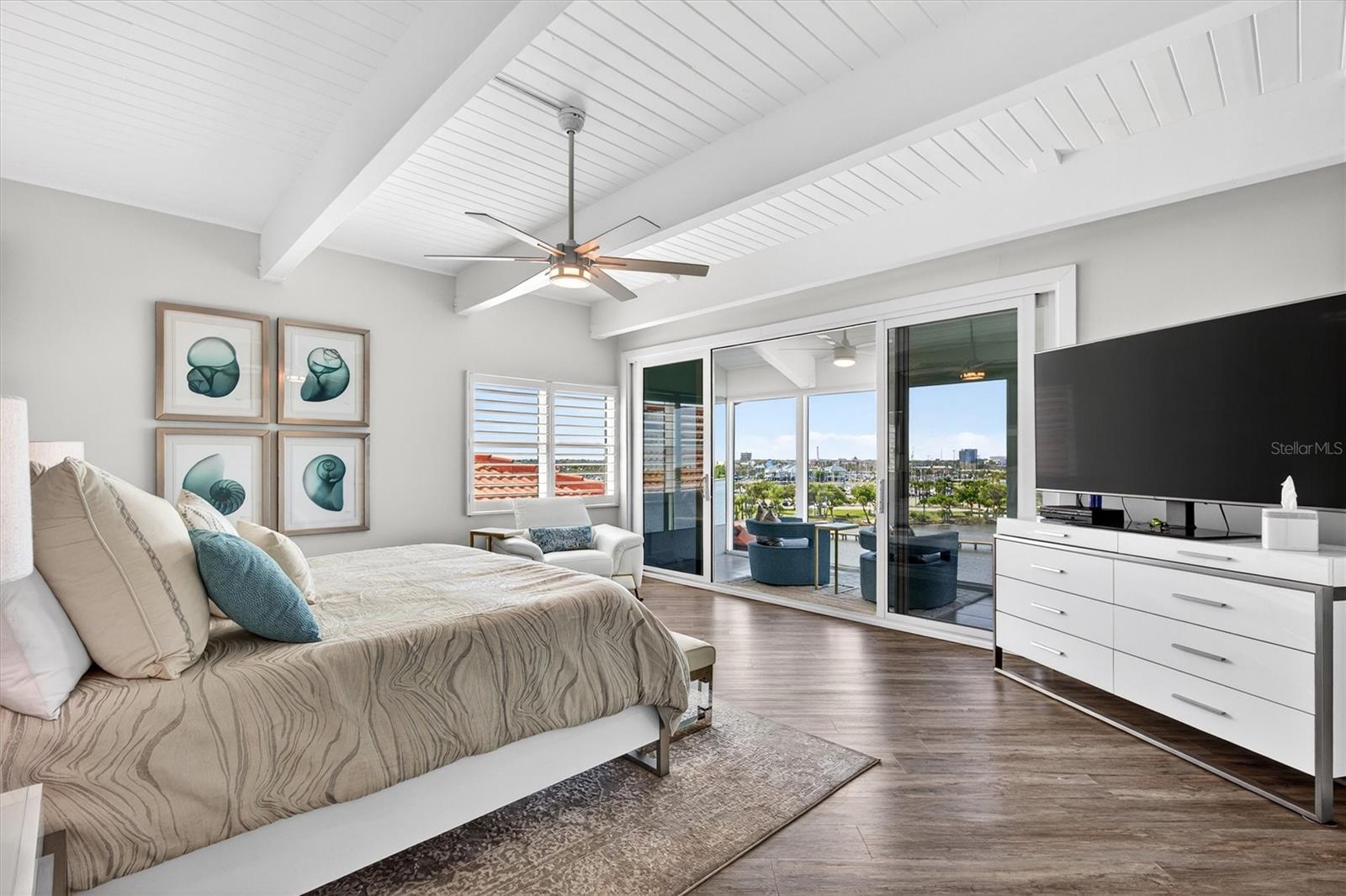 Image 42 of 94 For 661 Marina Point Drive 661