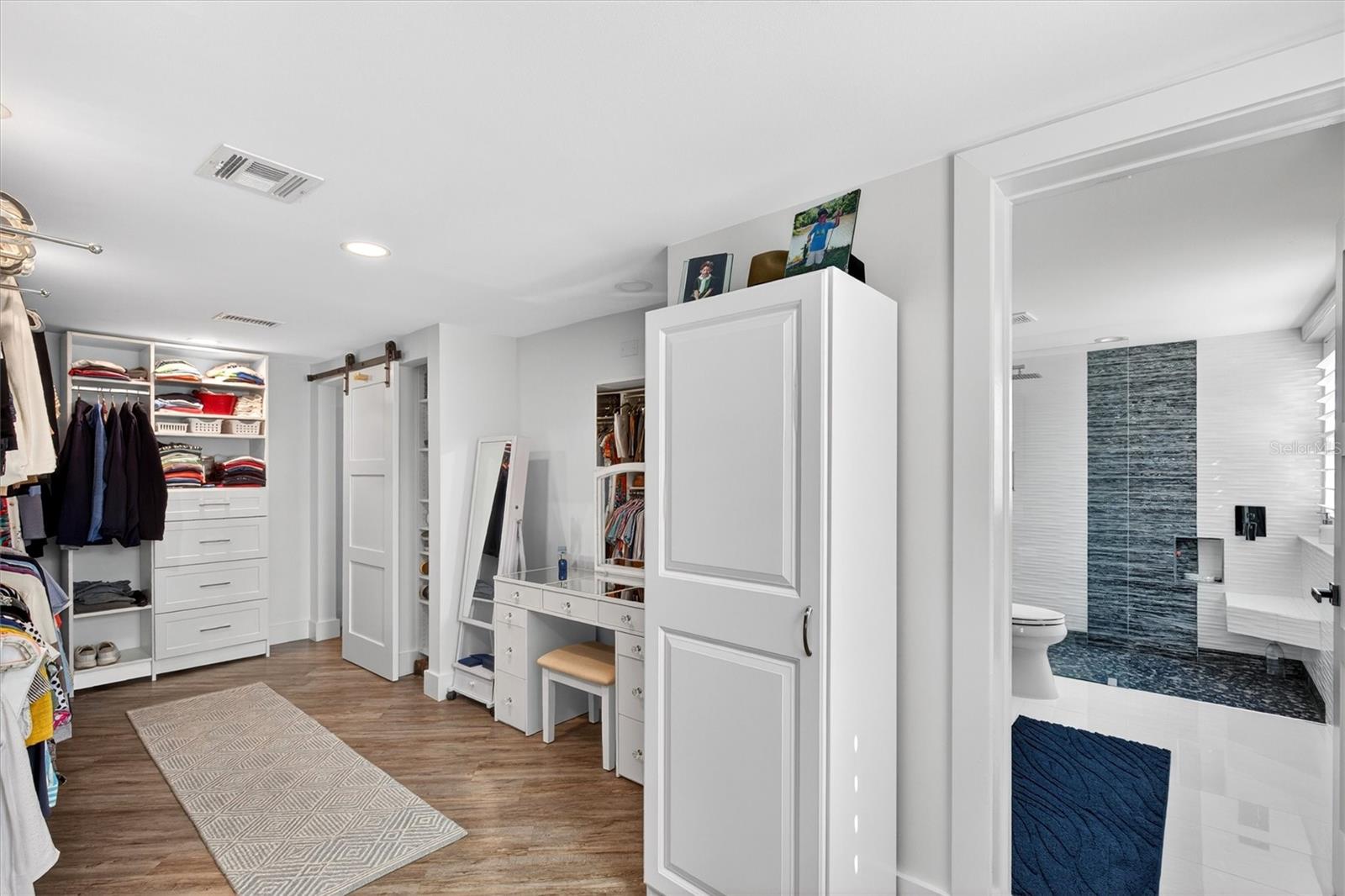 Image 49 of 94 For 661 Marina Point Drive 661