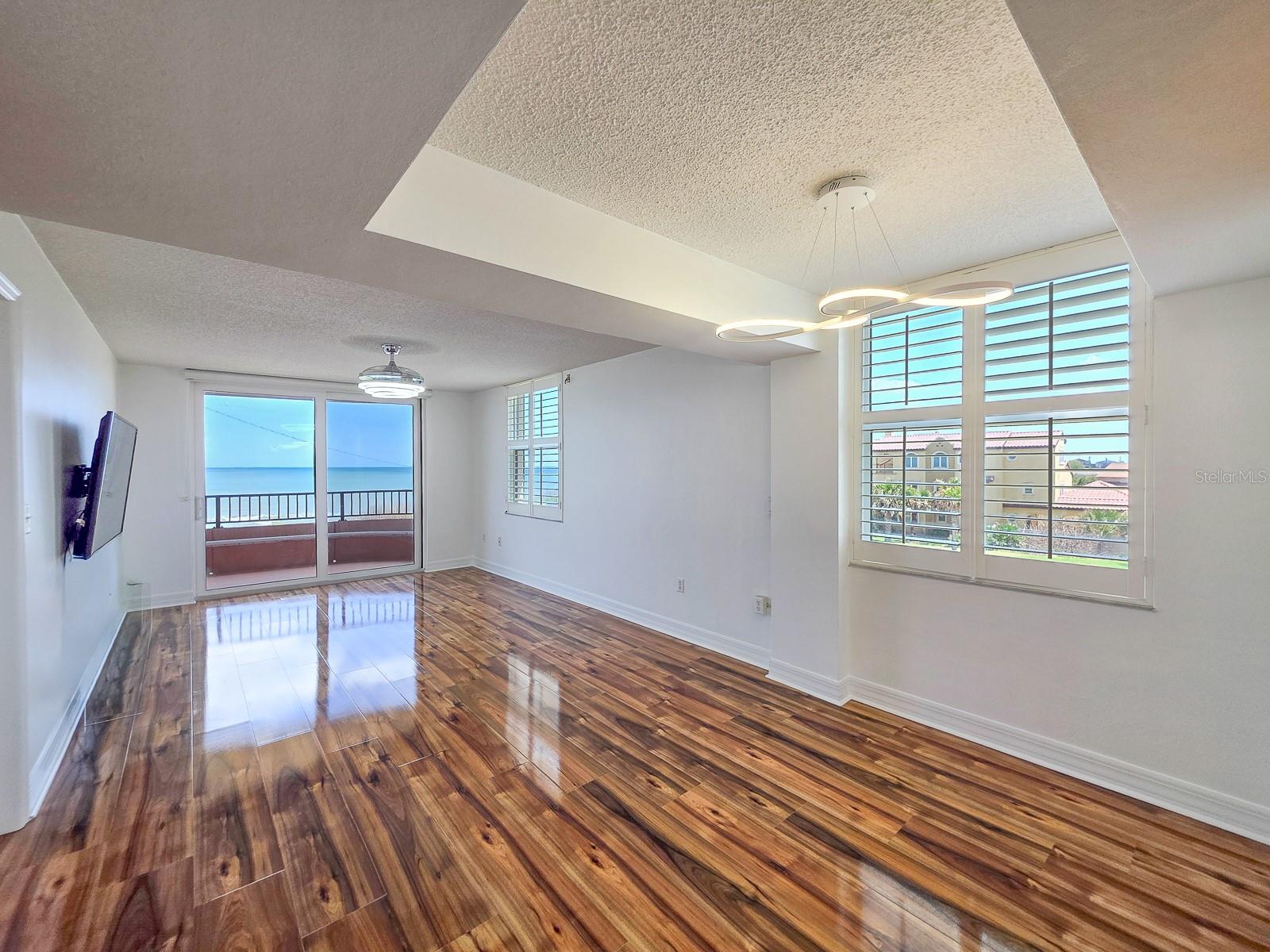 Image 5 of 43 For 3360 Ocean Shore Boulevard 3040