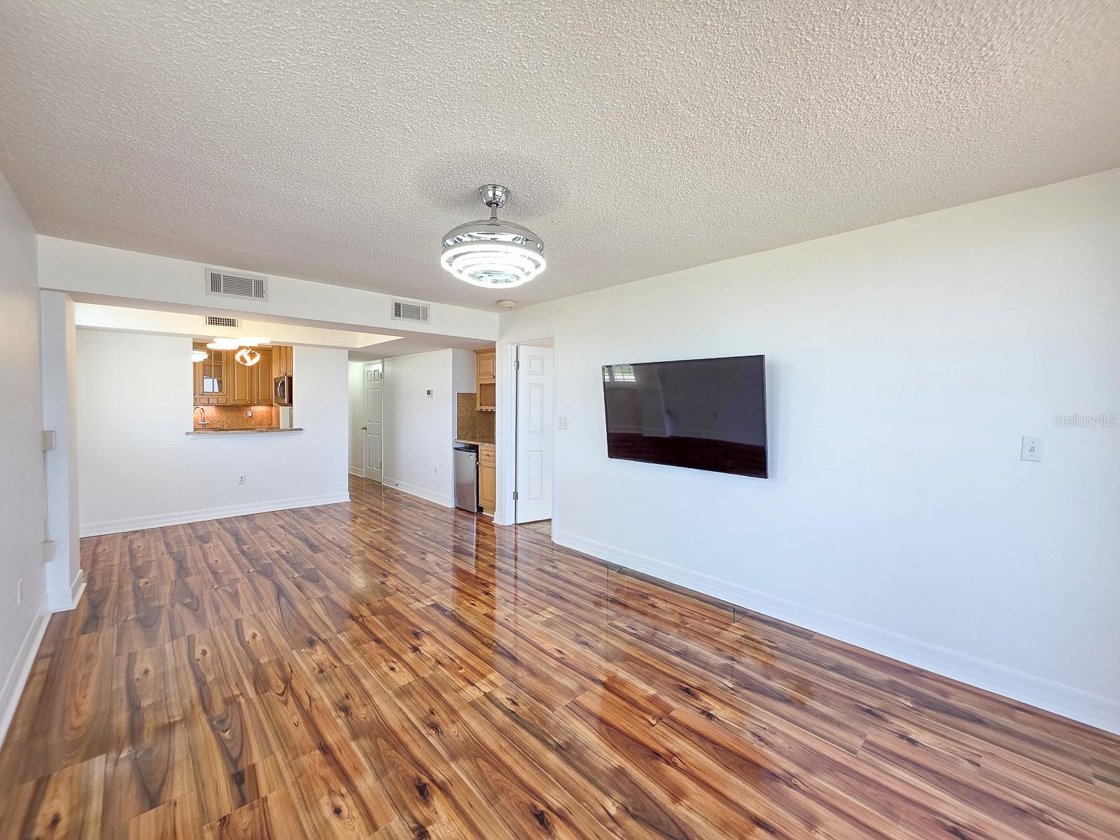Image 7 of 43 For 3360 Ocean Shore Boulevard 3040