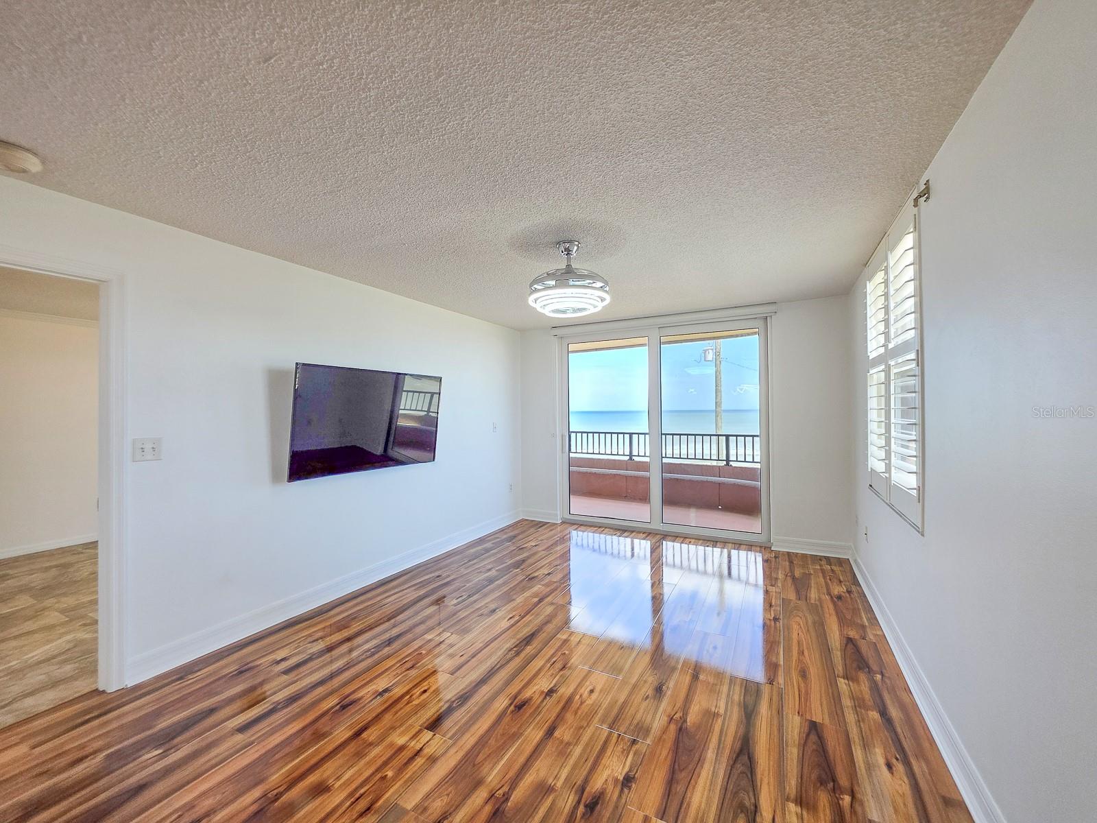Image 9 of 43 For 3360 Ocean Shore Boulevard 3040