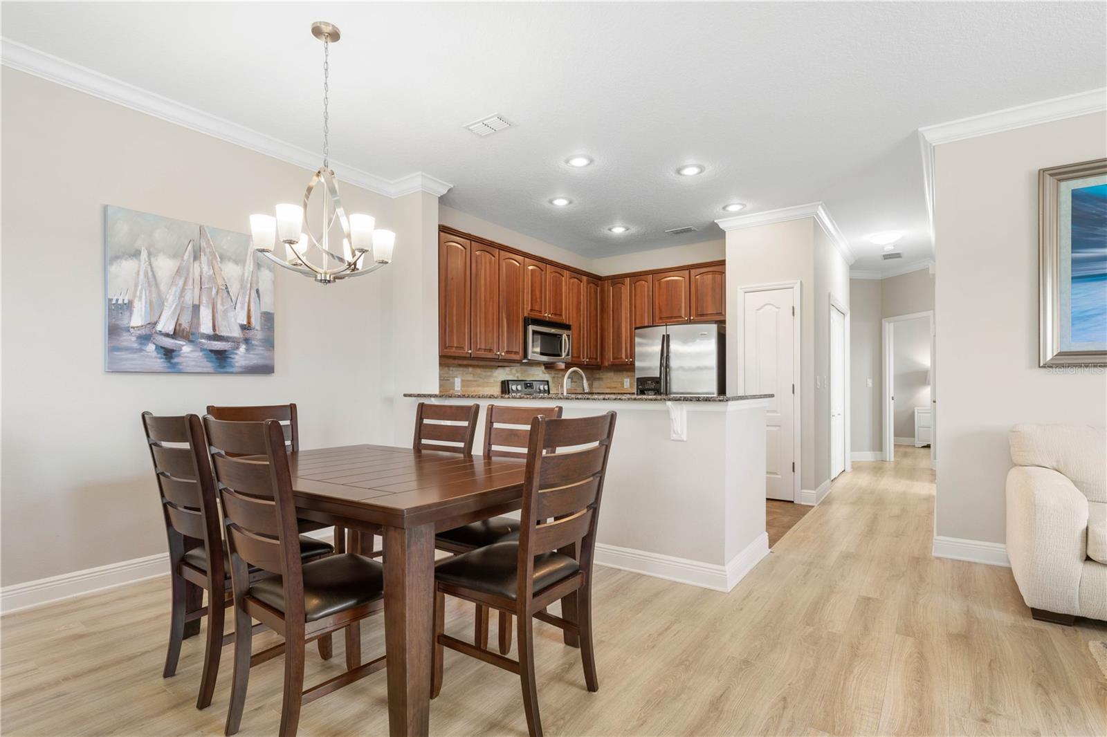 Image 23 of 85 For 80 Riverview Bend S 821