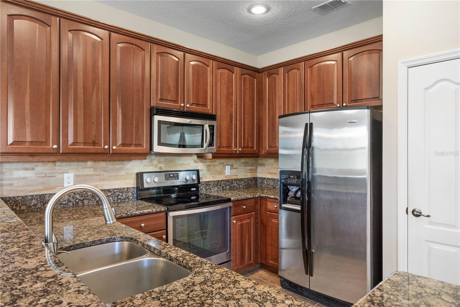 Image 24 of 85 For 80 Riverview Bend S 821