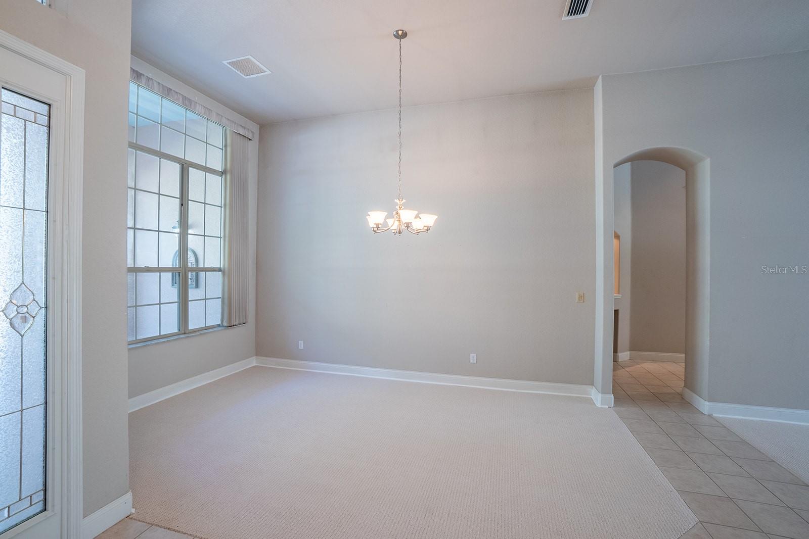 Image 11 of 75 For 34 Southlake Drive