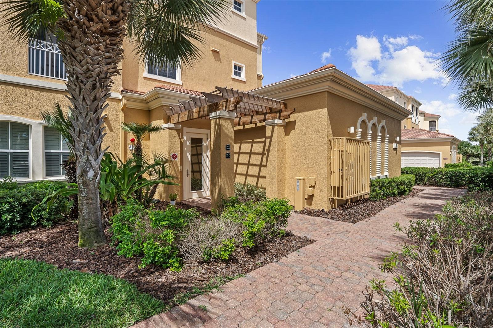 Image 2 of 49 For 165 Avenue De La Mer  402