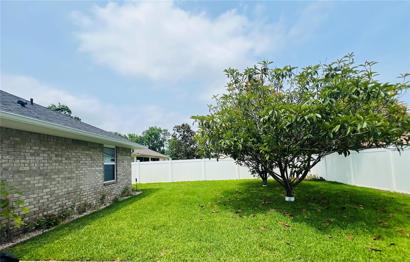 Image 34 of 38 For 36 Woodbury Drive