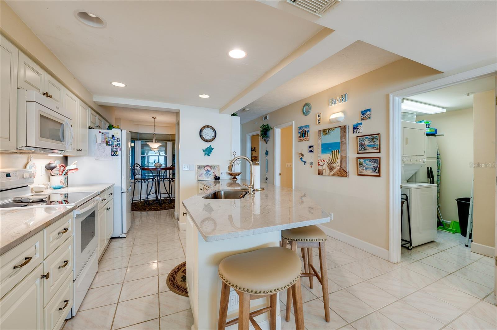 Image 10 of 31 For 4555 Atlantic Avenue 4304