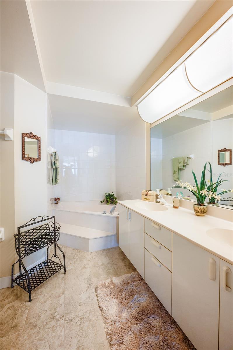 Image 20 of 31 For 4555 Atlantic Avenue 4304