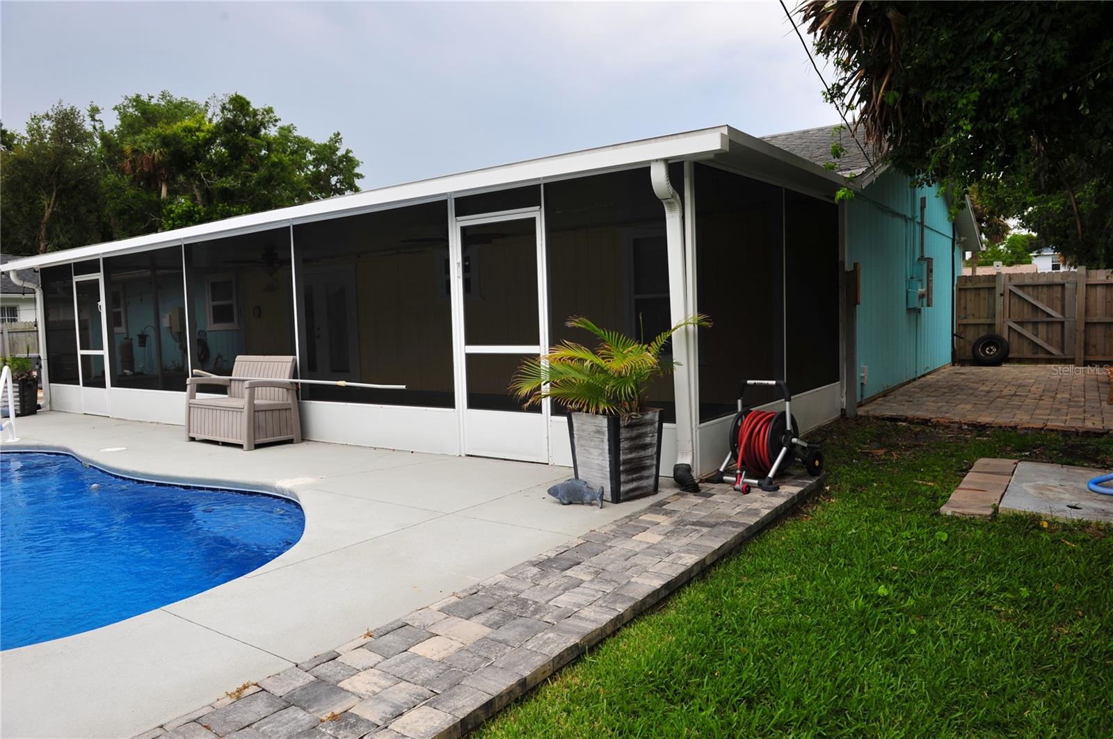 Image 12 of 38 For 1313 Queen Palm Drive