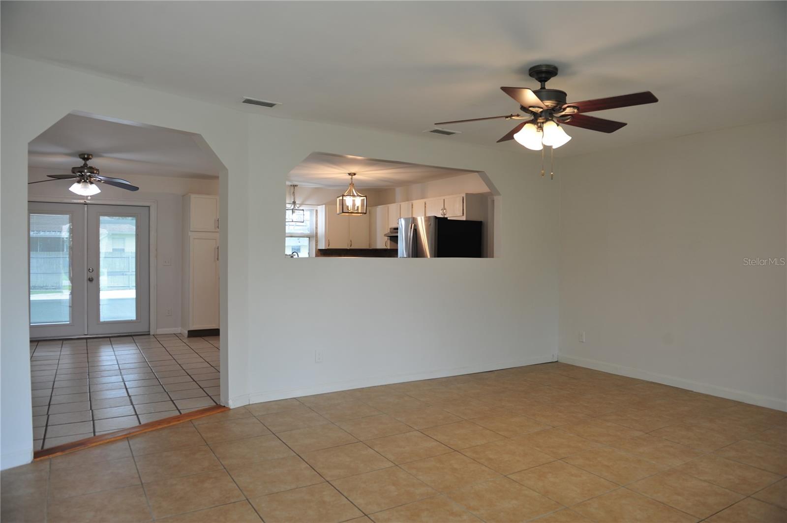 Image 13 of 38 For 1313 Queen Palm Drive