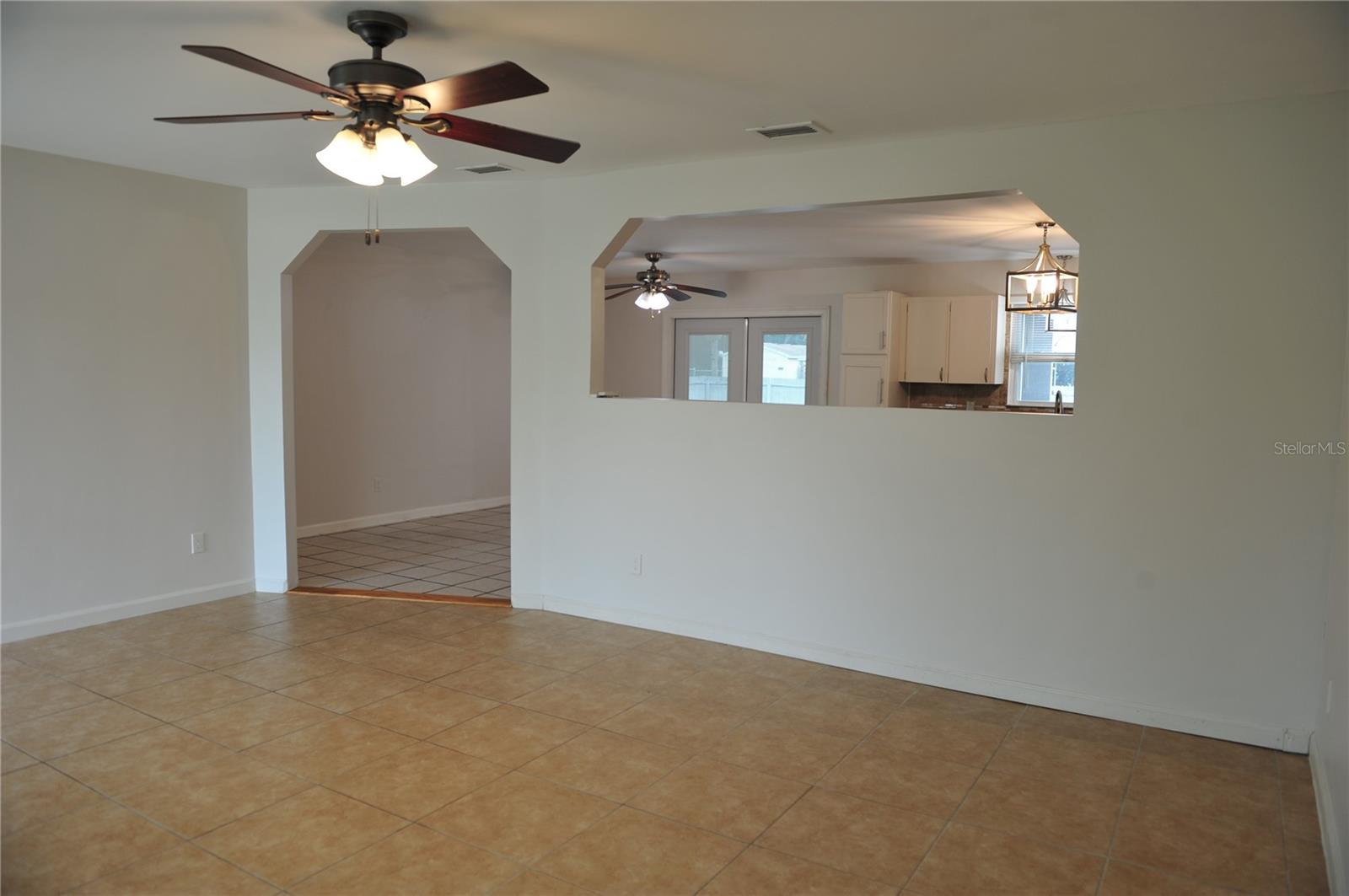 Image 14 of 38 For 1313 Queen Palm Drive