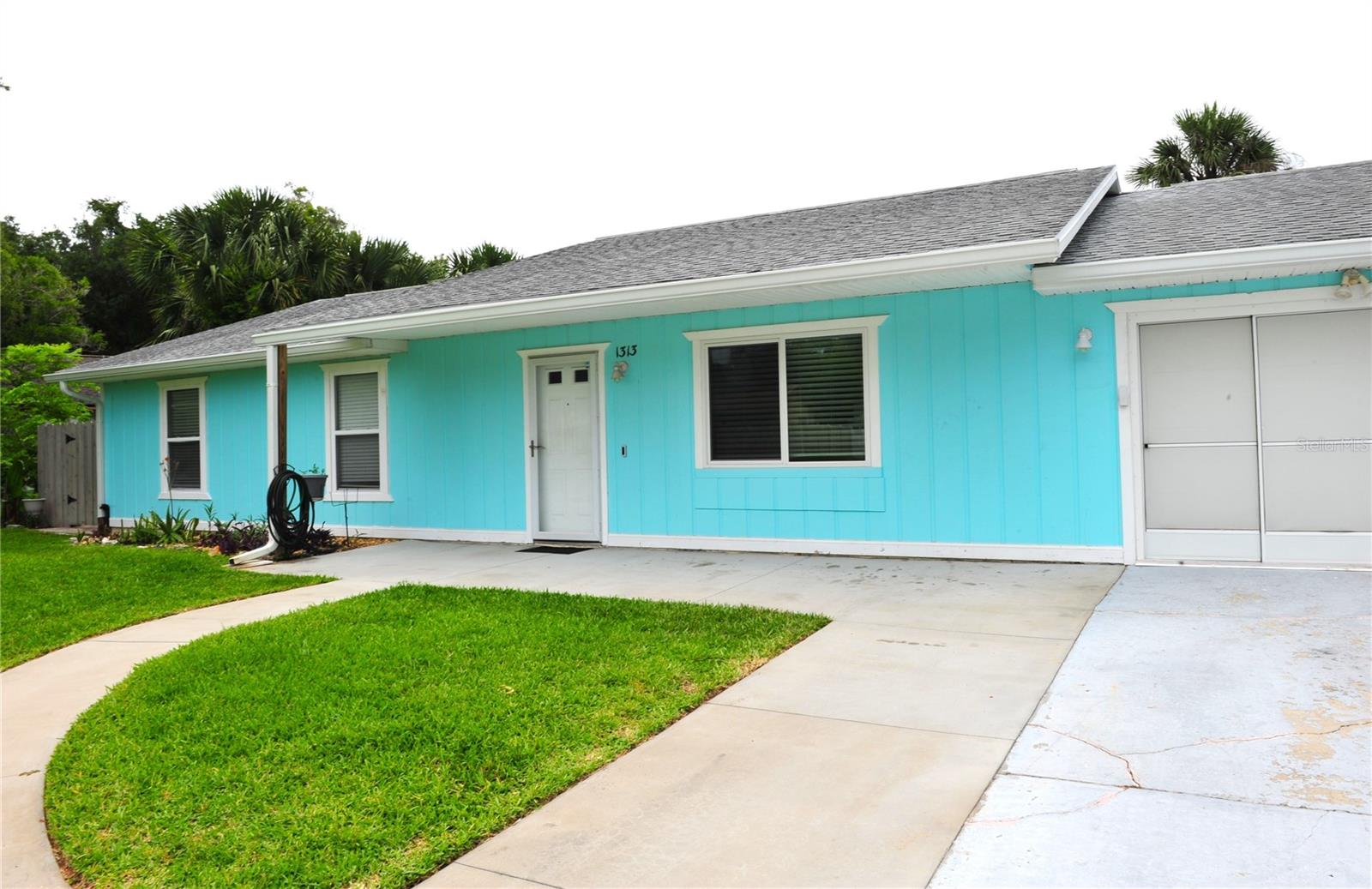 Image 31 of 38 For 1313 Queen Palm Drive