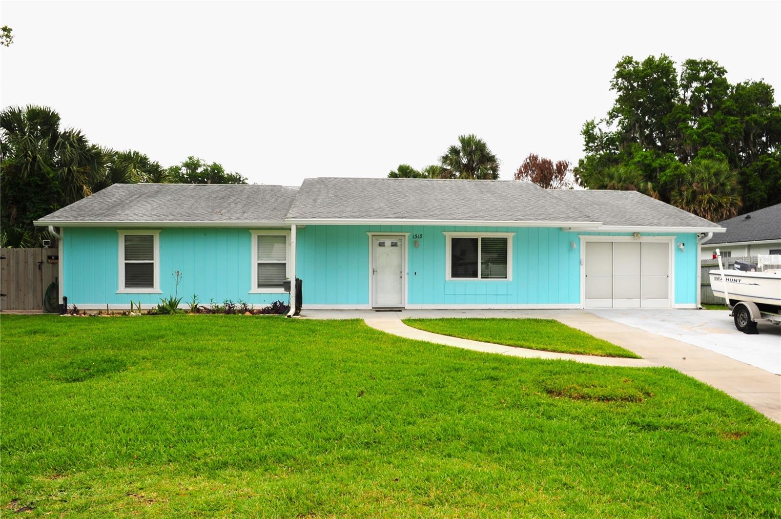 Image 32 of 38 For 1313 Queen Palm Drive