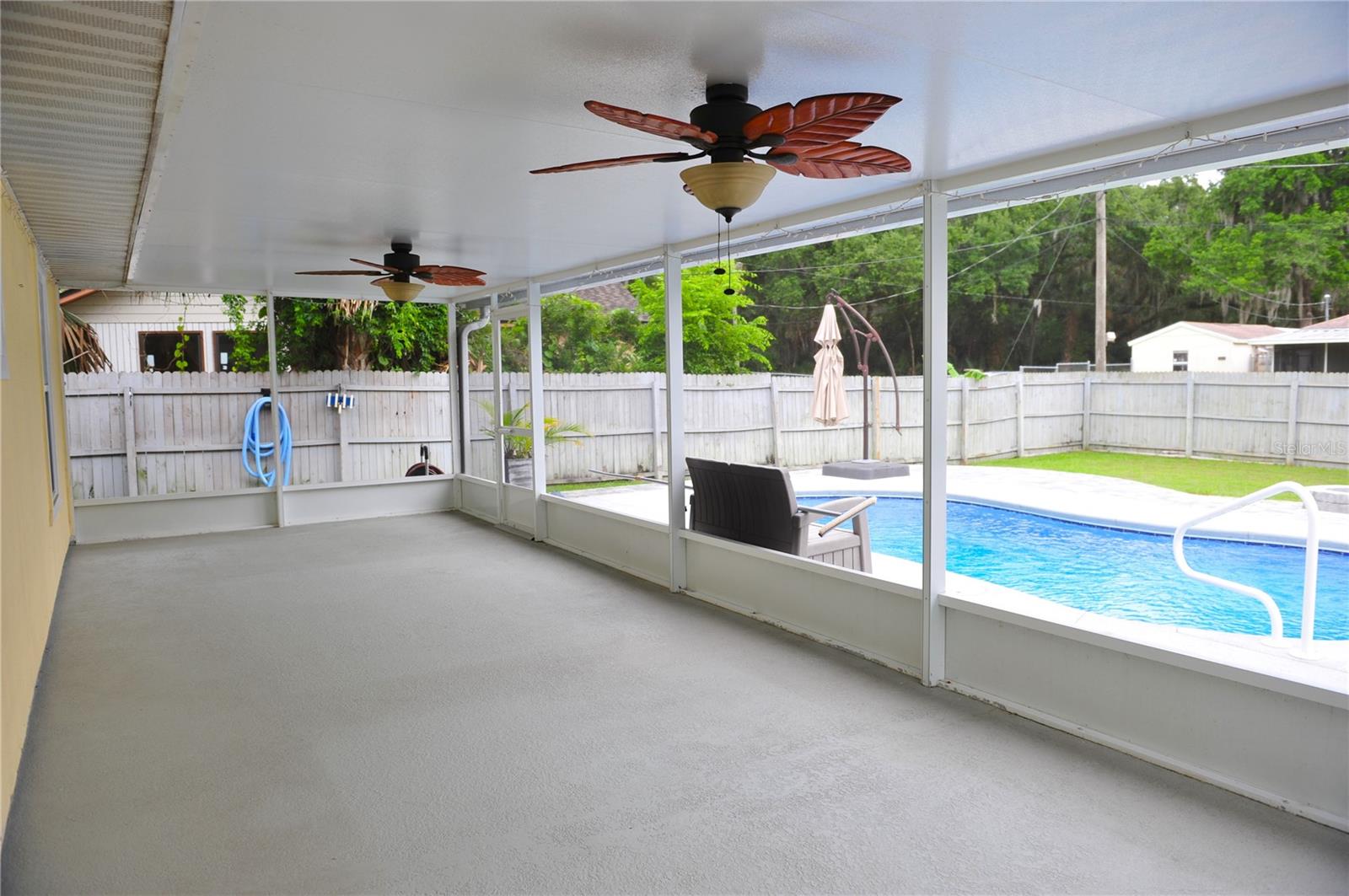 Image 5 of 38 For 1313 Queen Palm Drive