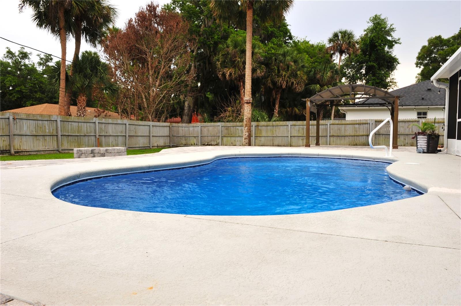 Image 7 of 38 For 1313 Queen Palm Drive