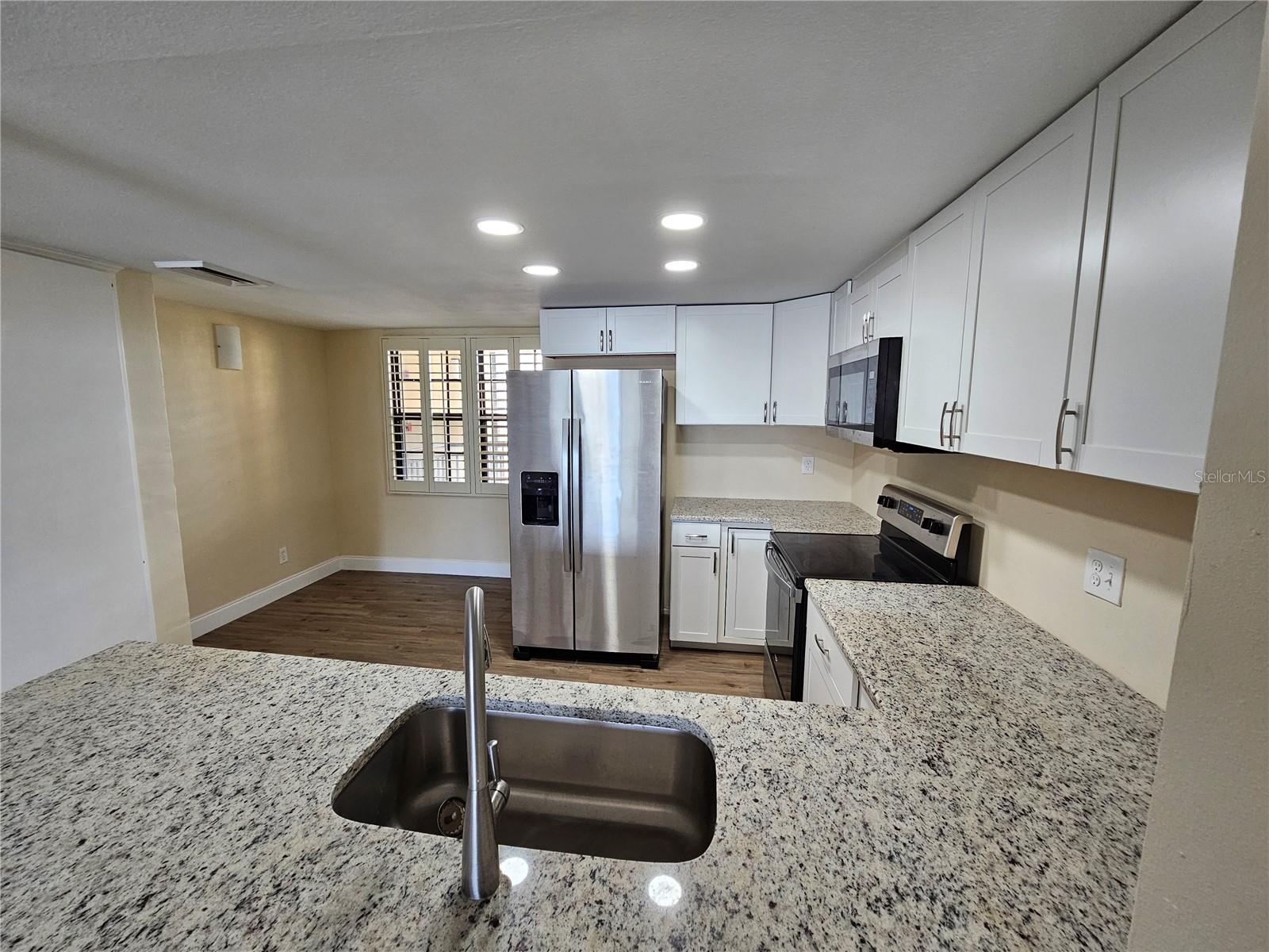 Image 21 of 26 For 632 Marina Point Drive 6320