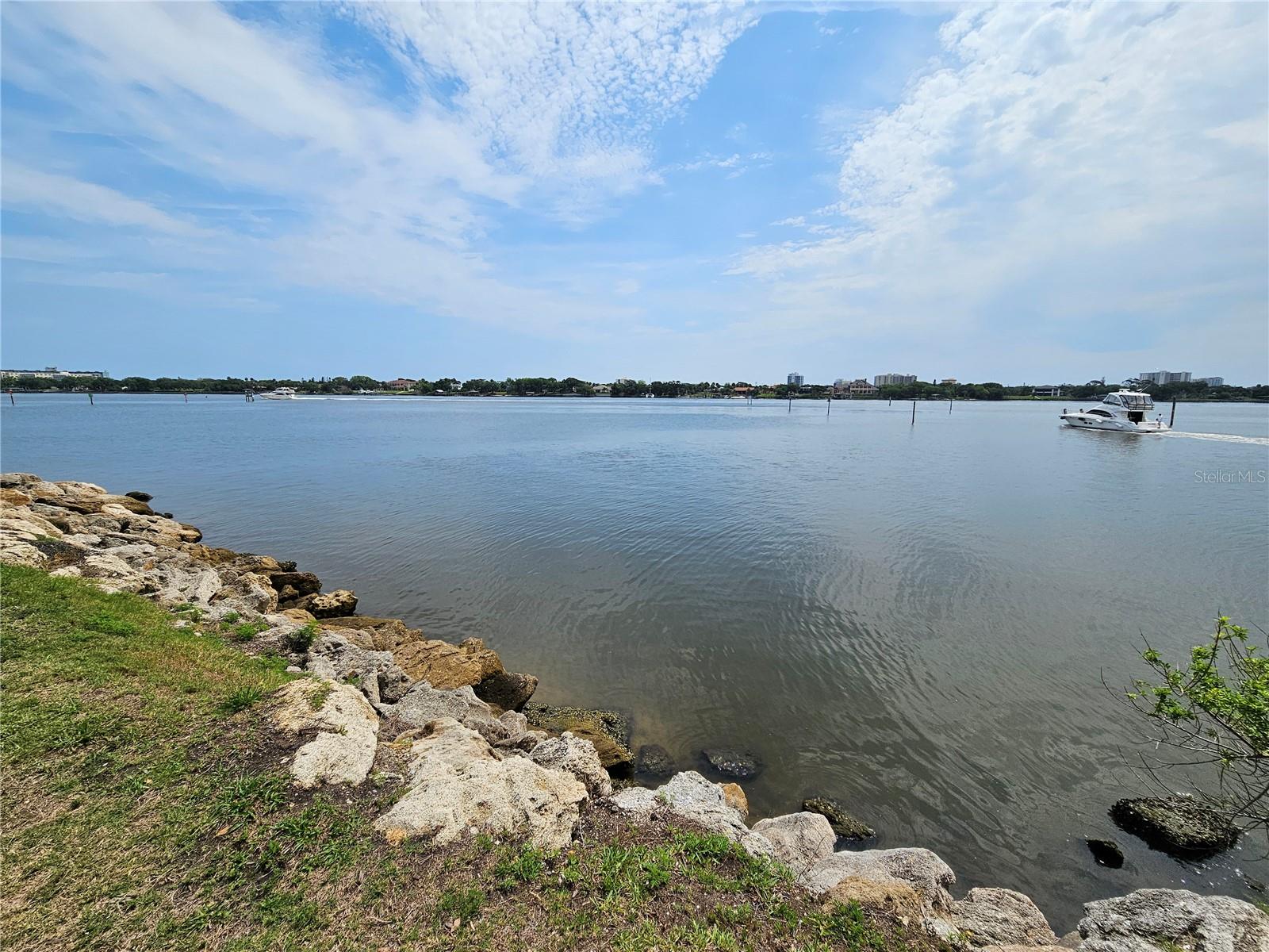 Image 6 of 26 For 632 Marina Point Drive 6320