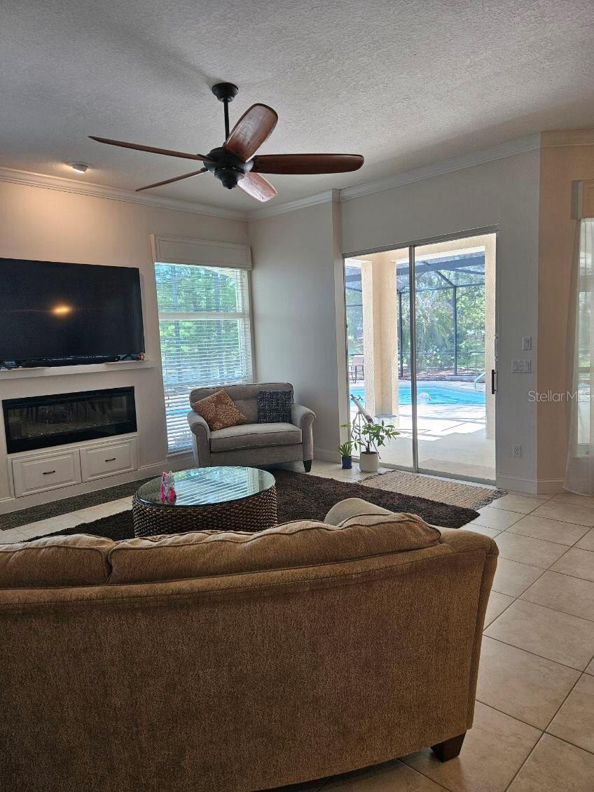 Image 7 of 14 For 1507 Carillon Park Drive