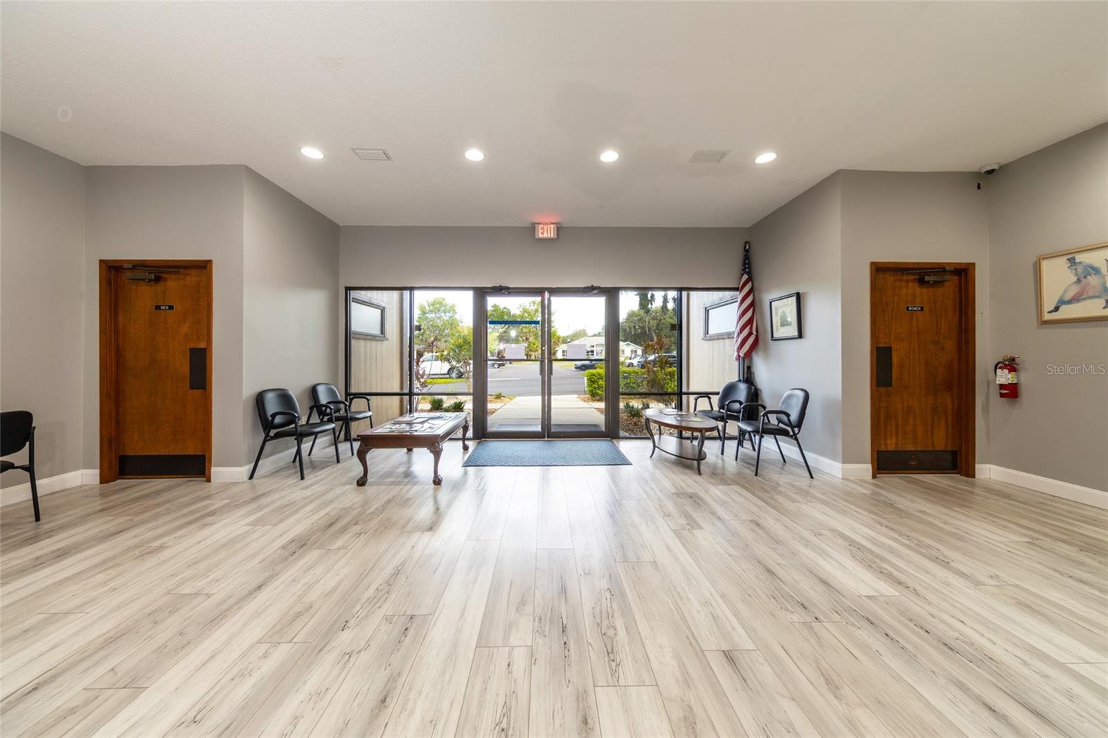 Image 10 of 42 For 26 Office Park Drive