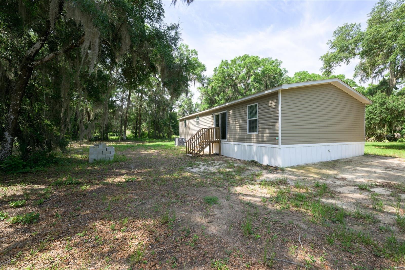 Image 22 of 40 For 374 Sisco Road