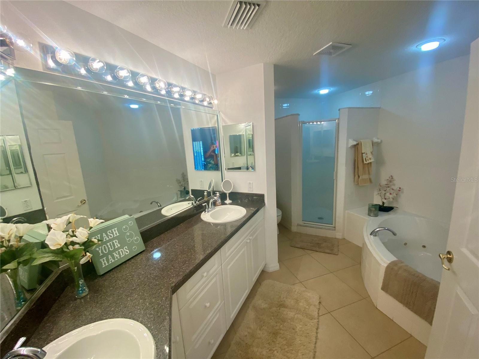 Image 14 of 42 For 5300 Atlantic Avenue 3502