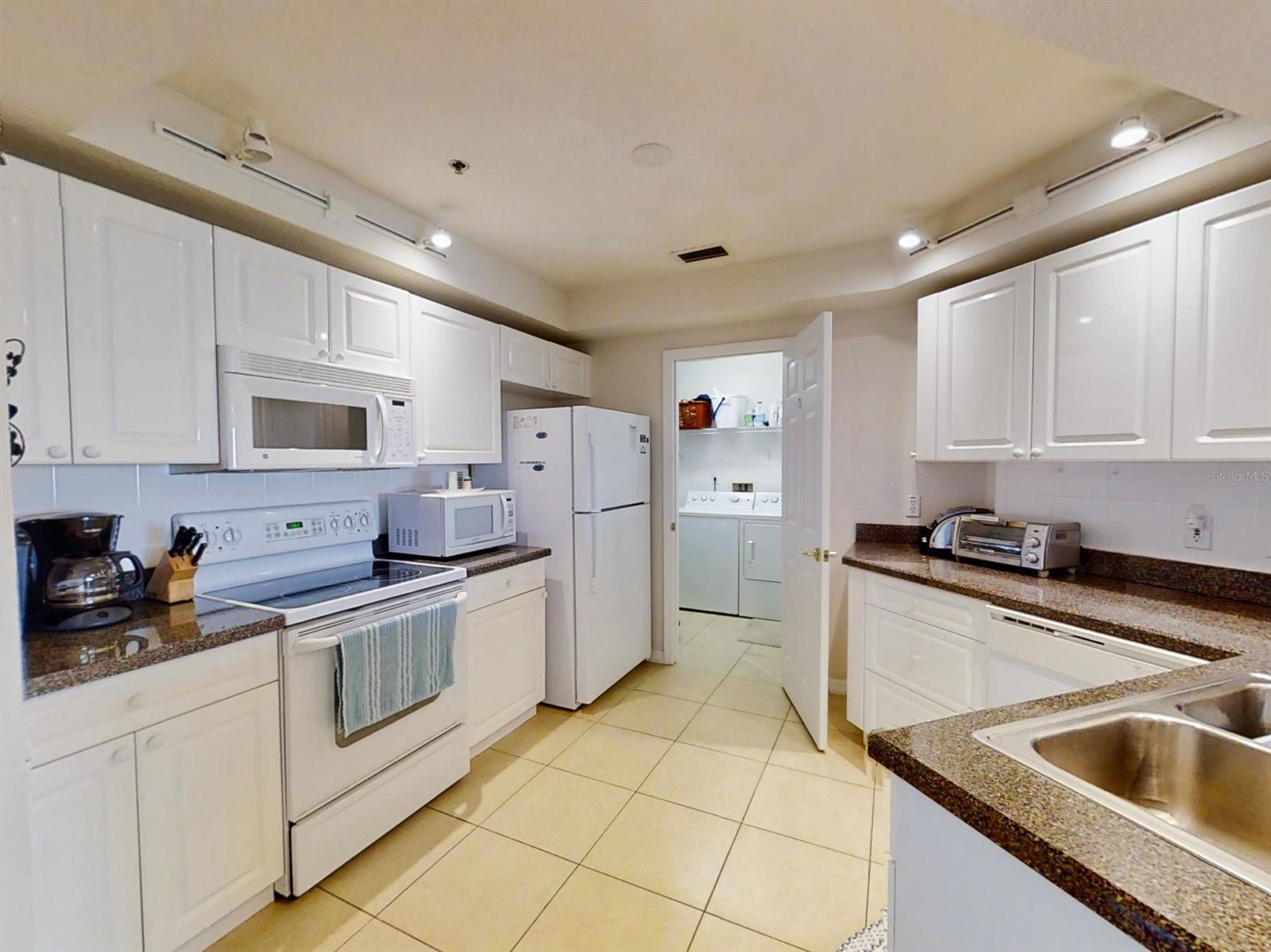 Image 5 of 42 For 5300 Atlantic Avenue 3502