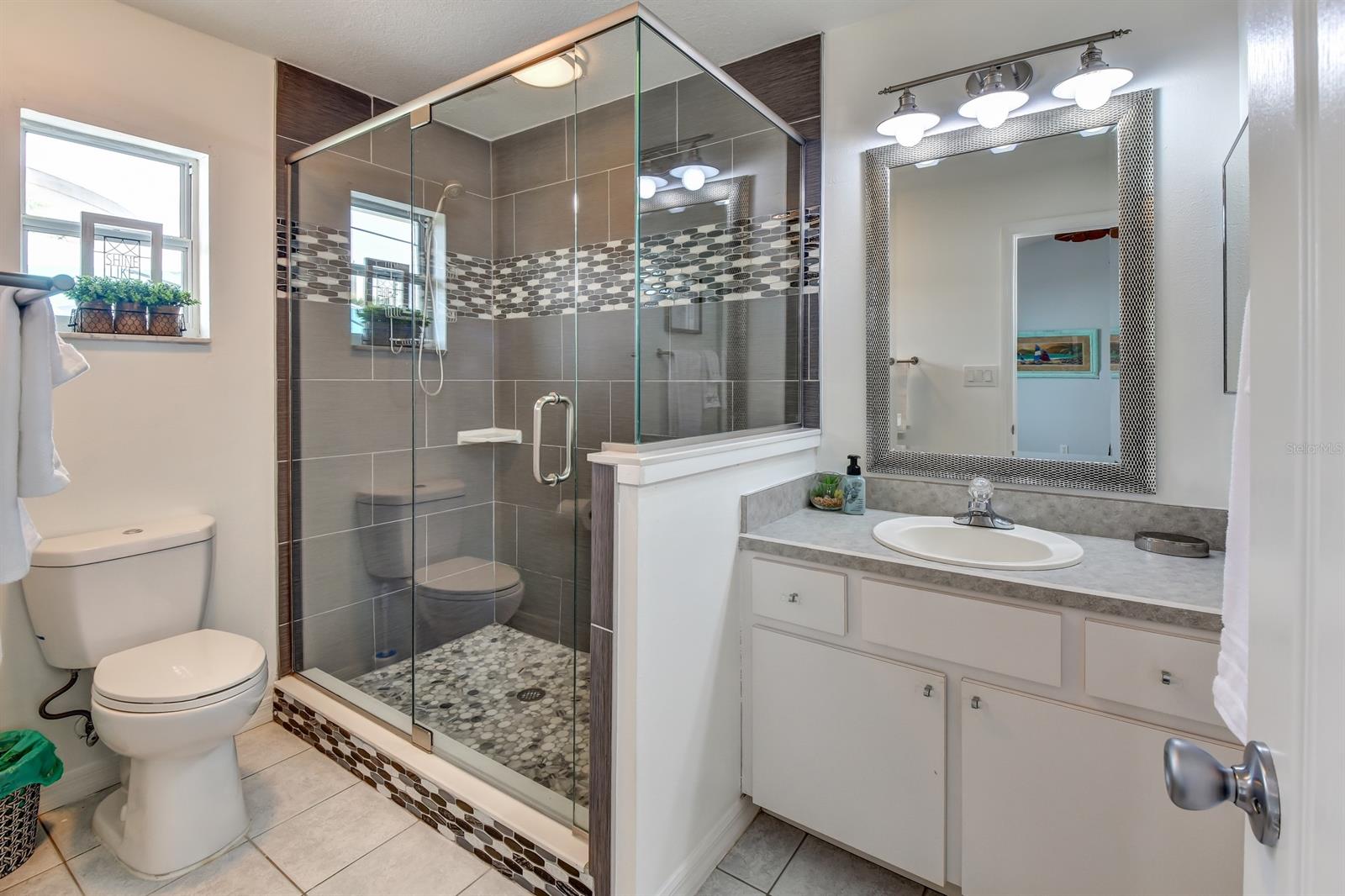 Image 18 of 34 For 4439 Katy Drive