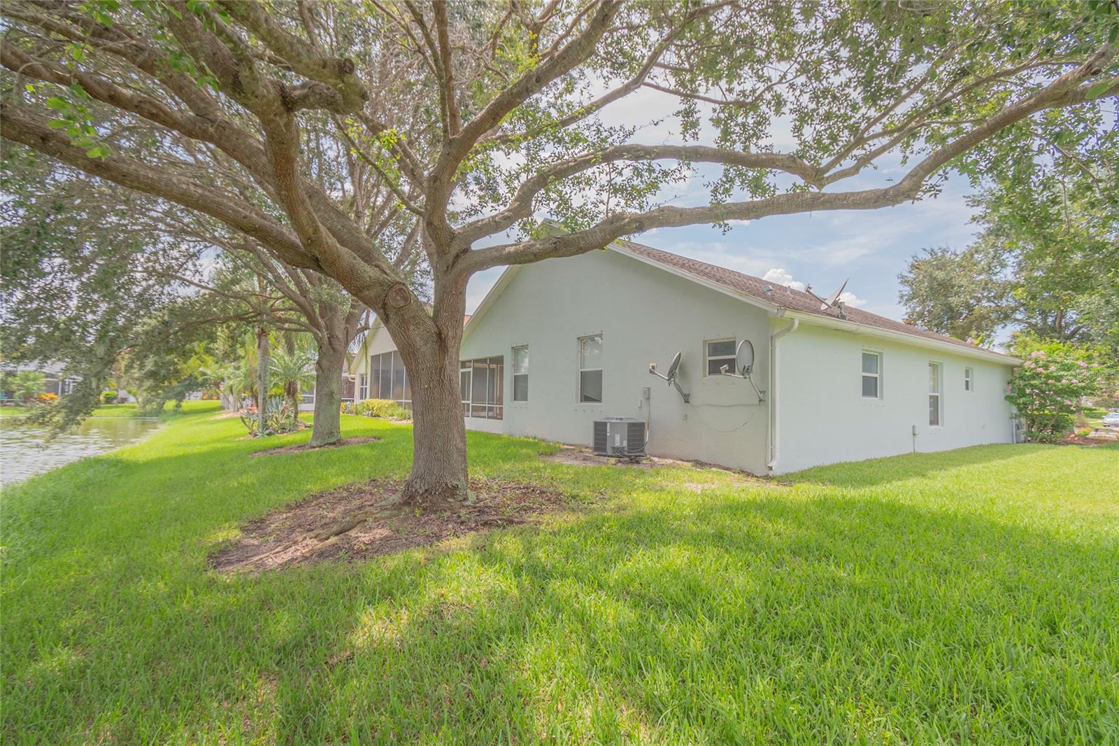 Image 11 of 68 For 627 Coral Trace Boulevard